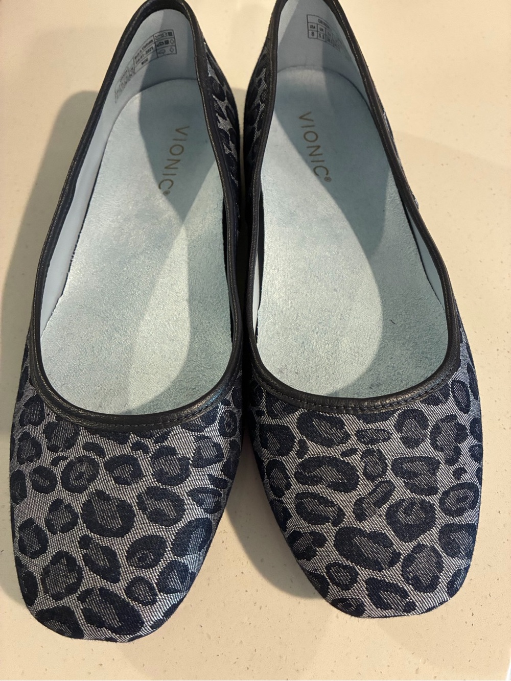 Vionic Orinda 2 Ballet Flat in Navy Leopard Jacquard
